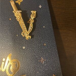 Gold Initial V hair pin